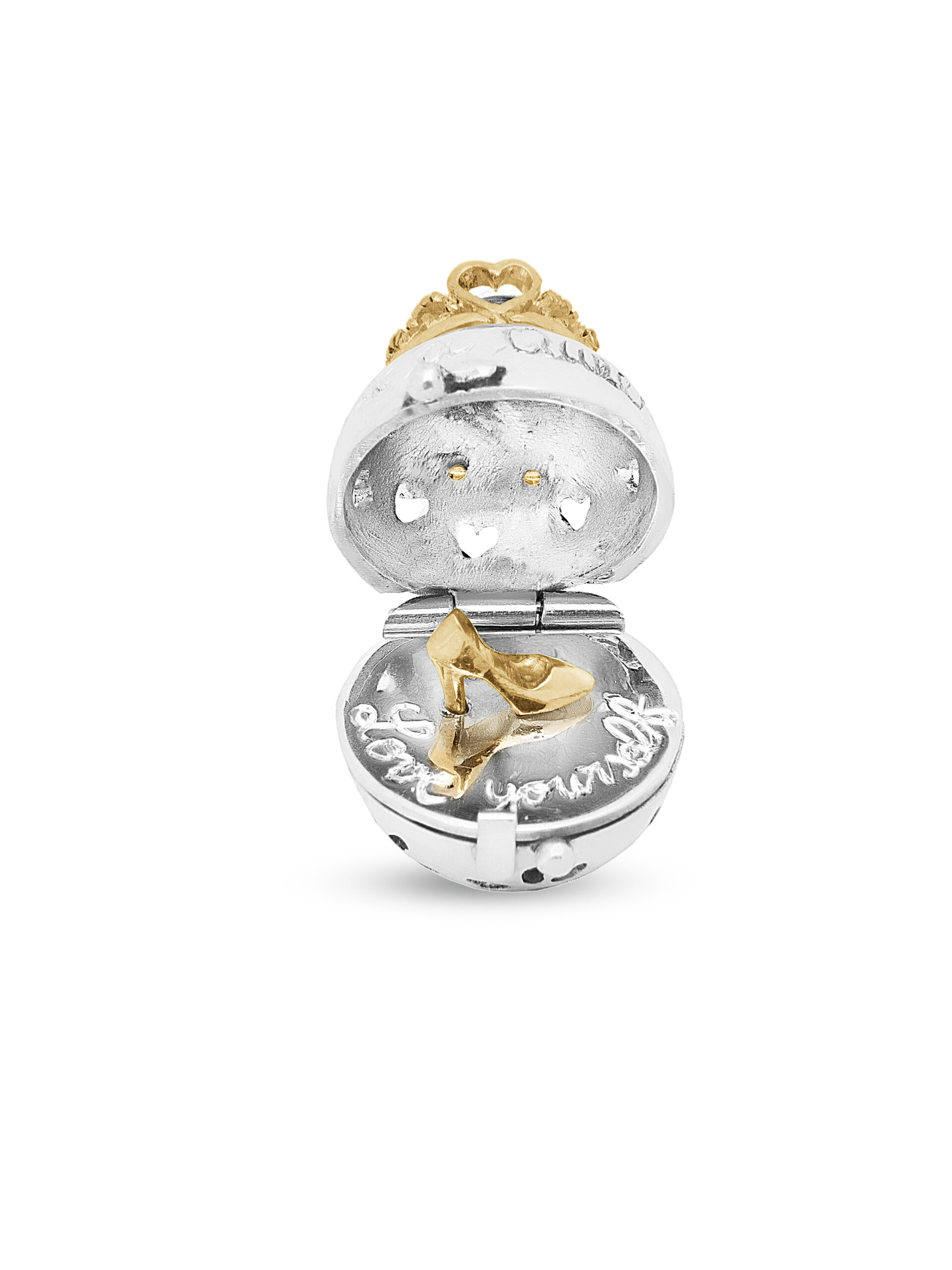 Sfera-Be-A-Queen-1