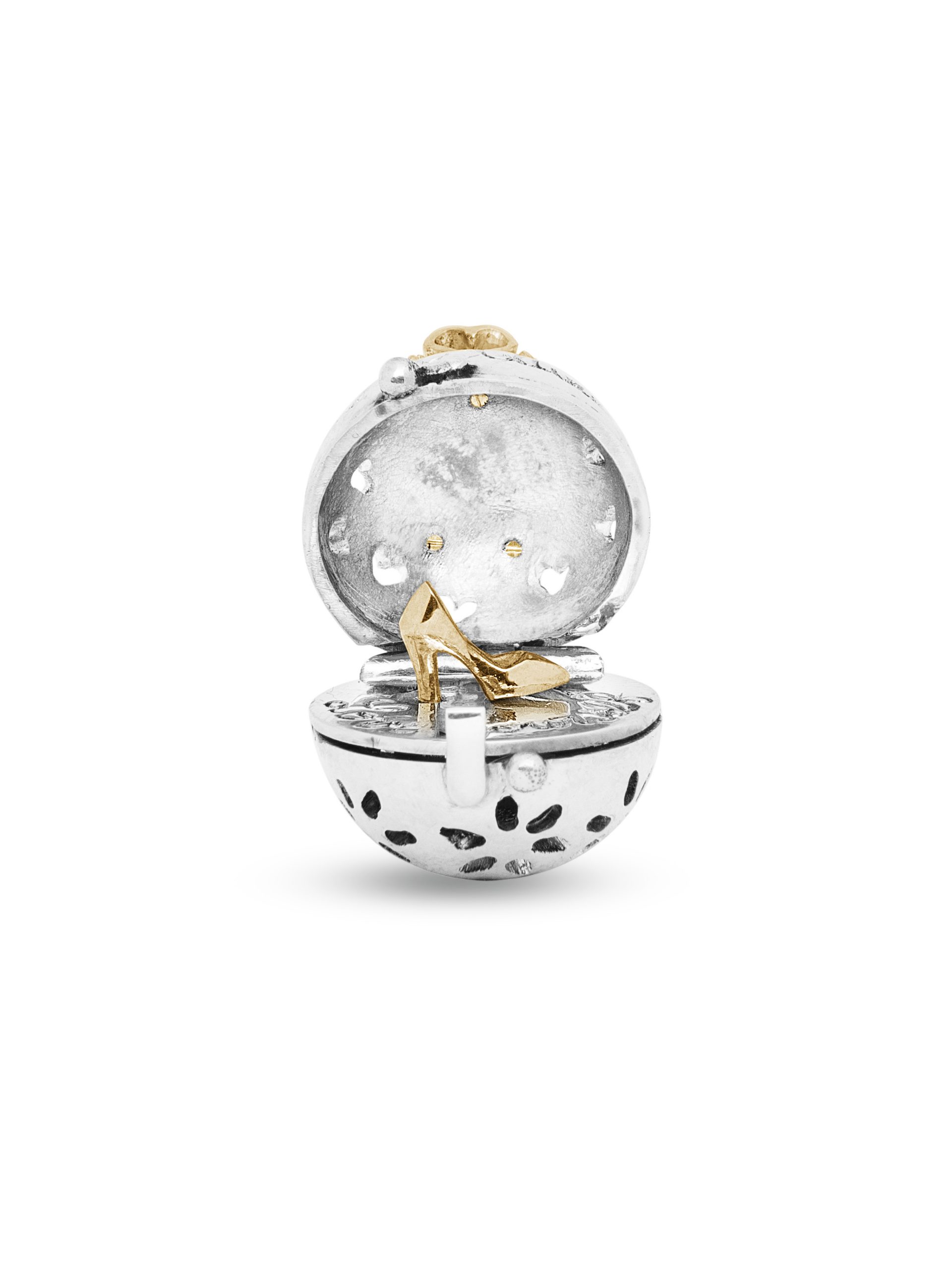 Sfera-Be-A-Queen-1