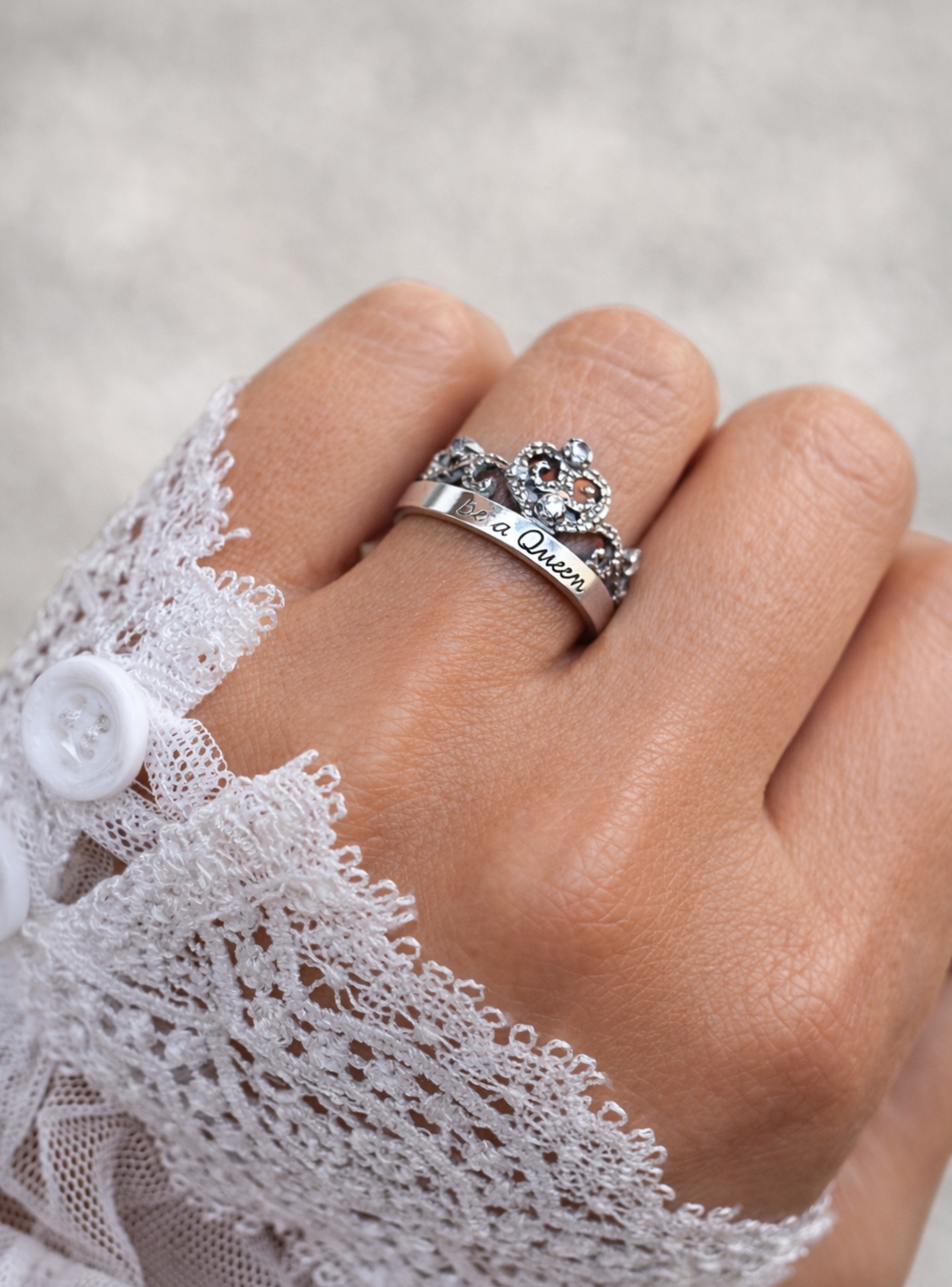 ANELLO REGINA RIBELLE